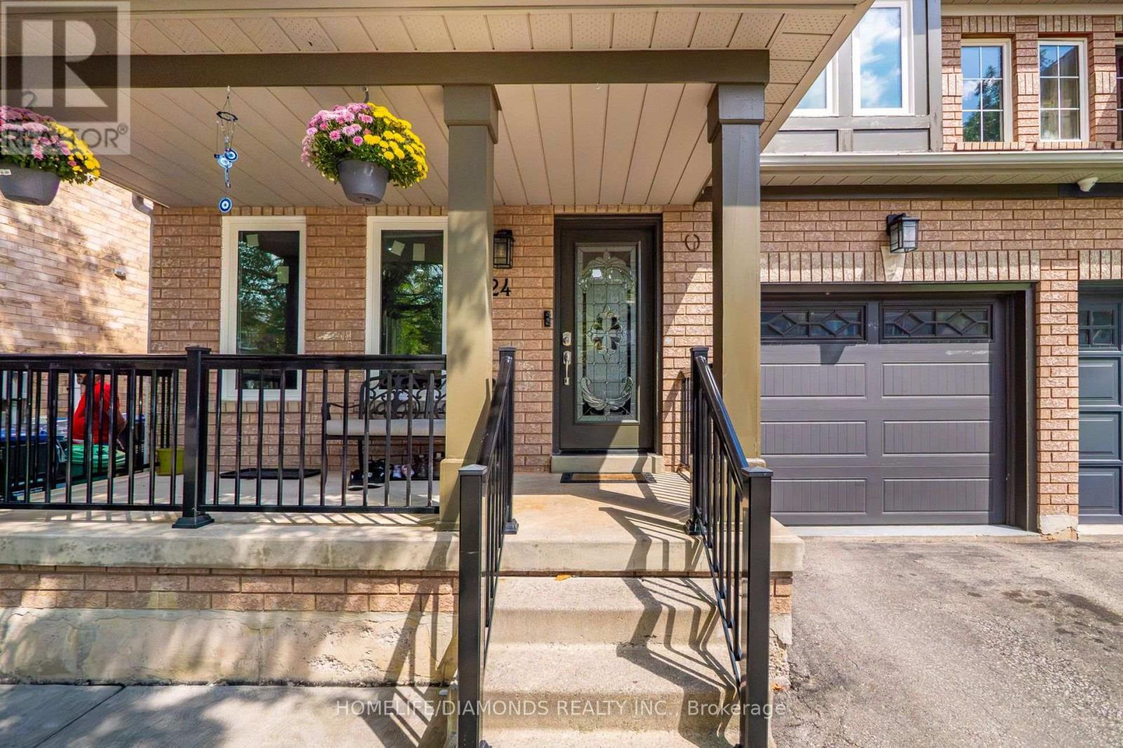 24 JEWEL CRESCENT - 6