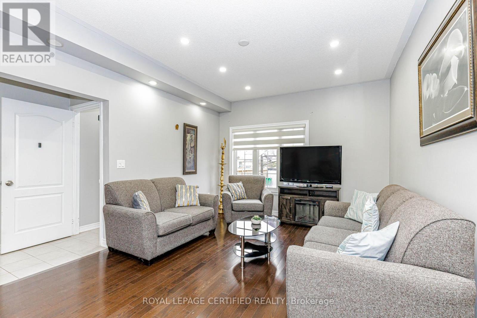 66 HATTON COURT - 11
