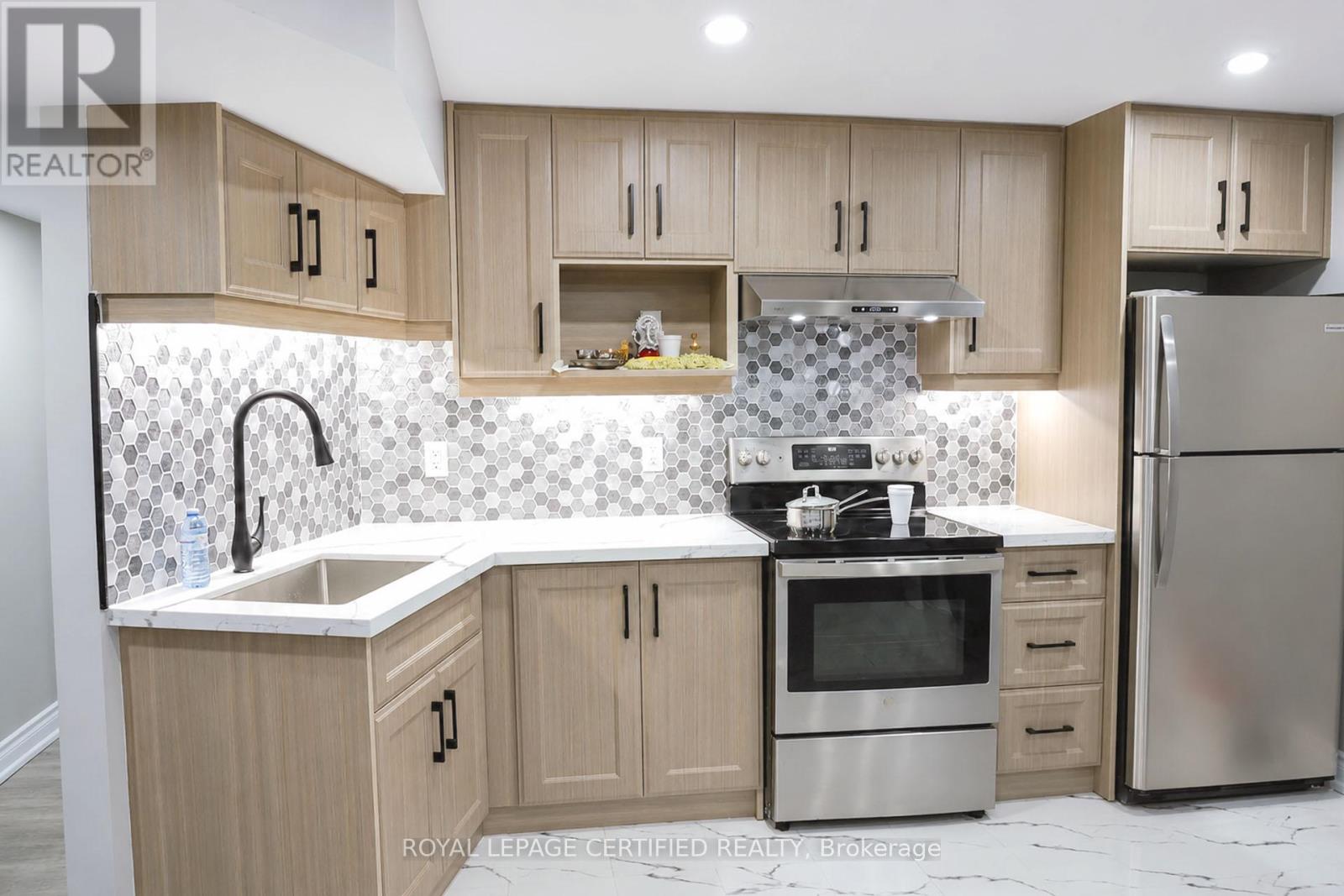 66 HATTON COURT - 24