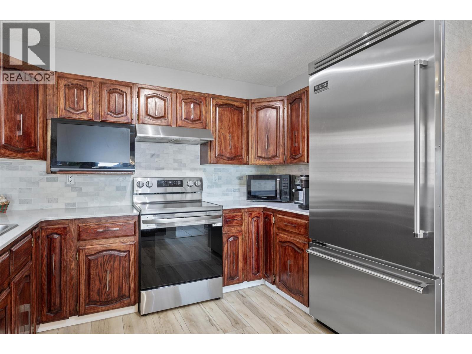 420 Gleneagles Drive - 23