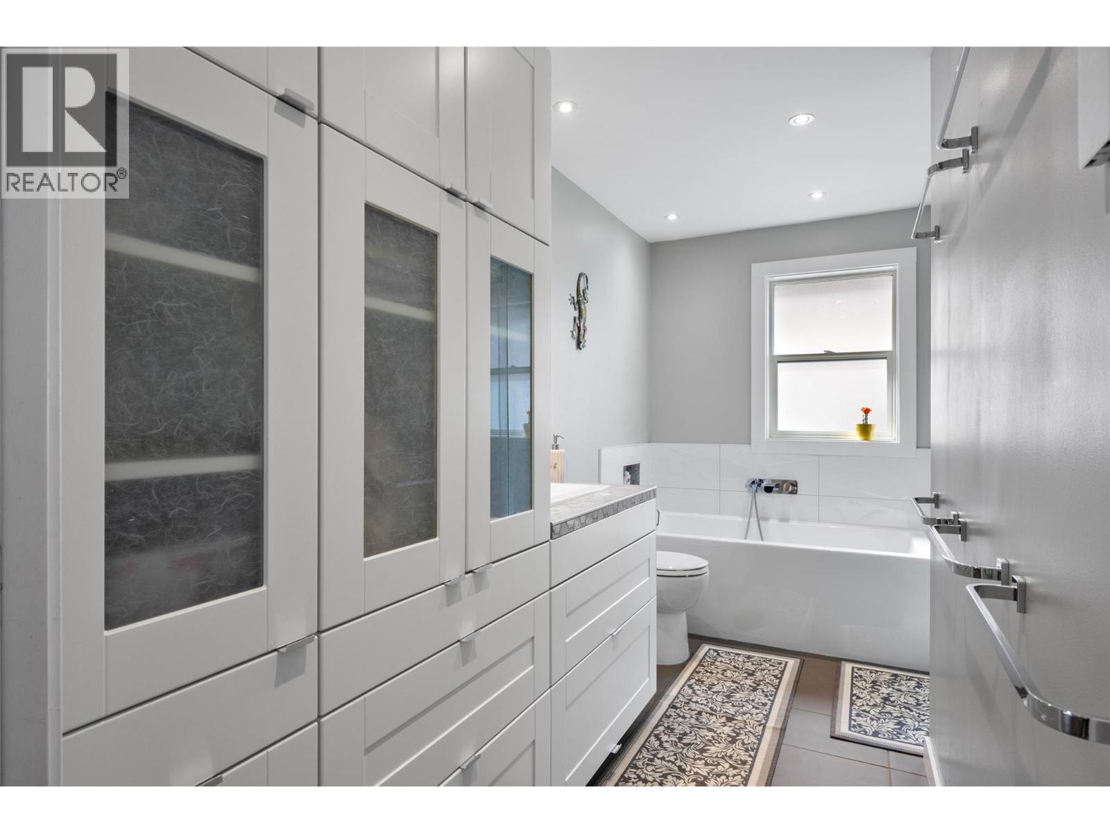 420 Gleneagles Drive - Image 32