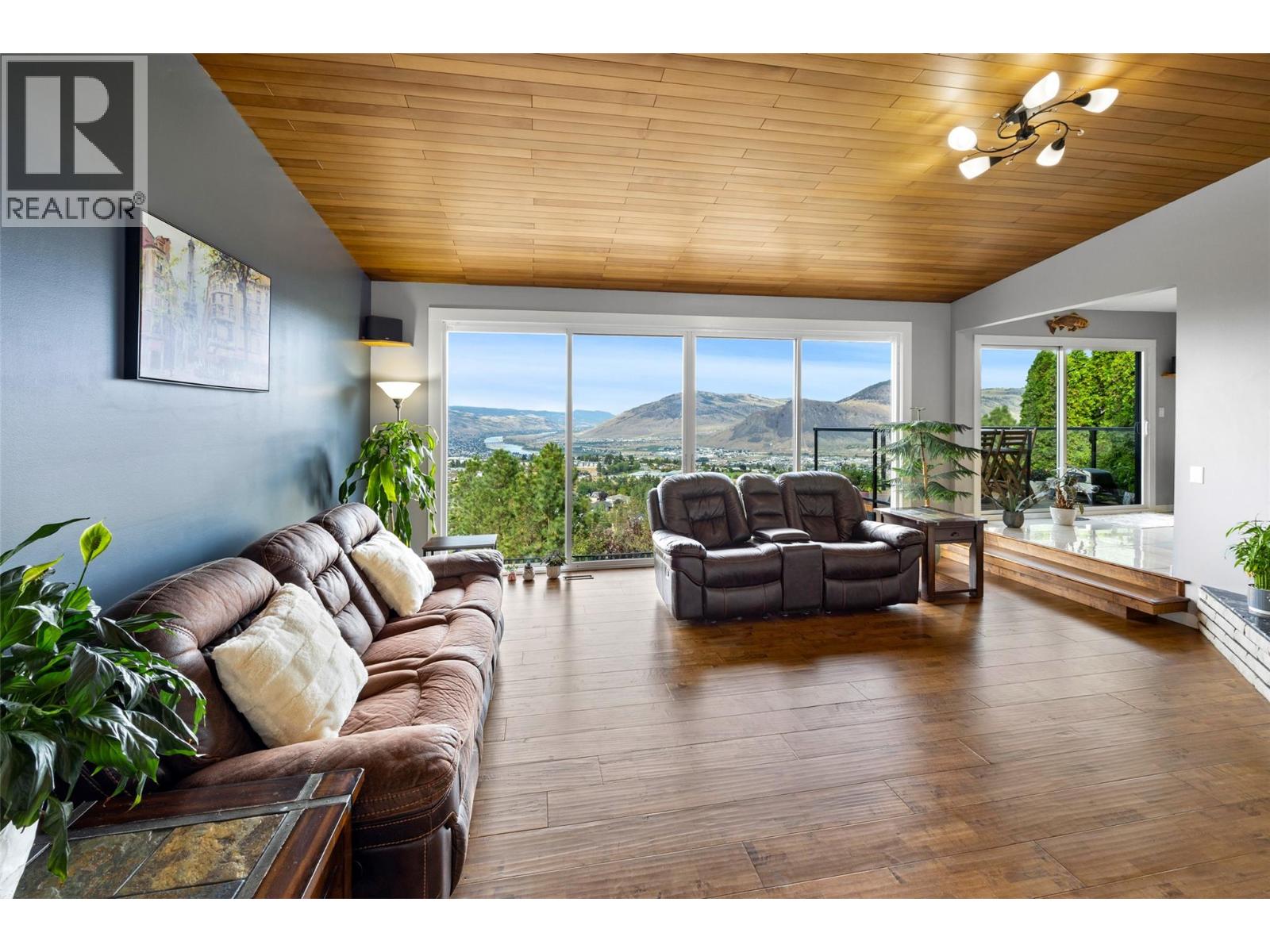 420 Gleneagles Drive - Image 4