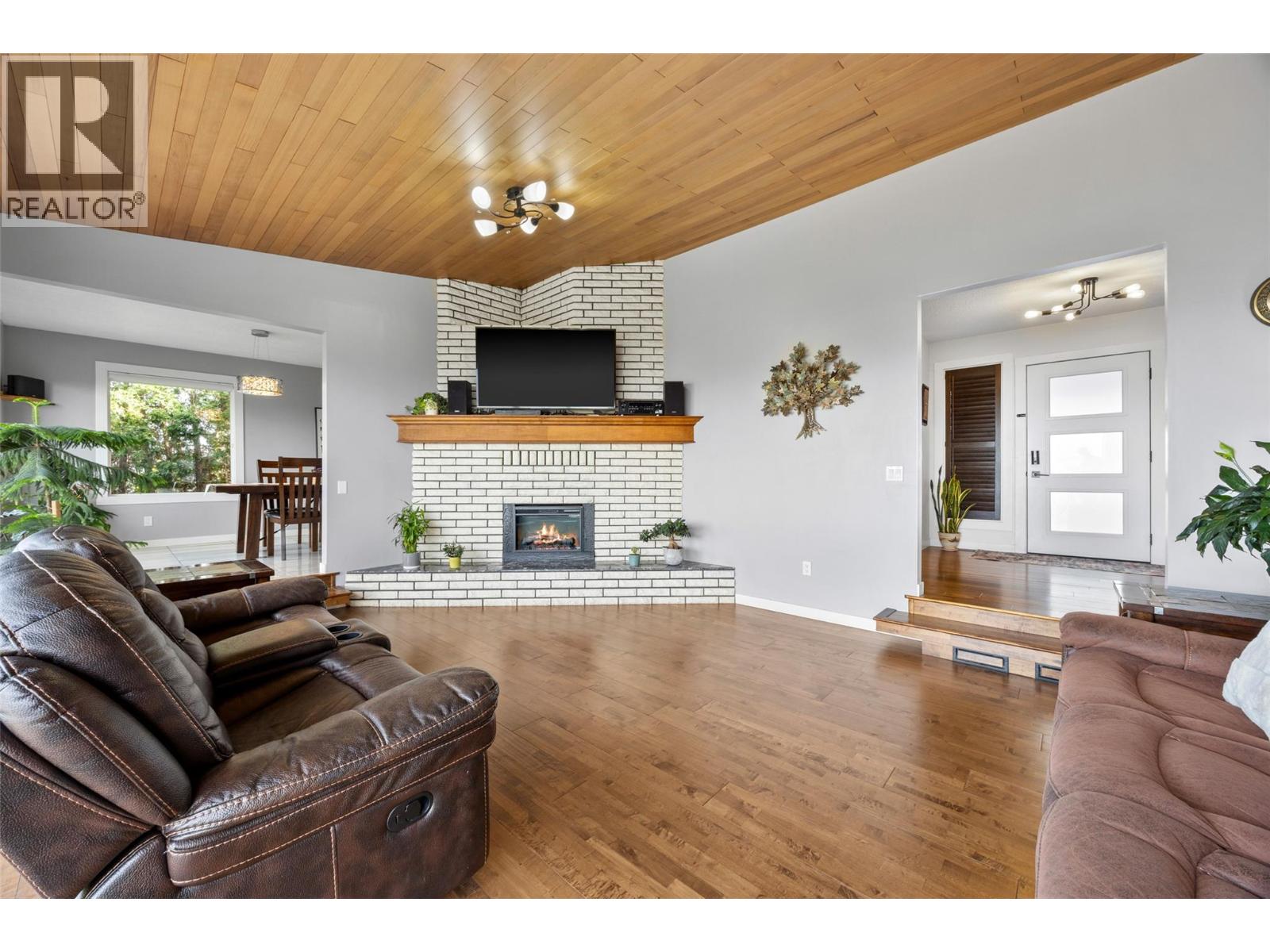 420 Gleneagles Drive - Image 8