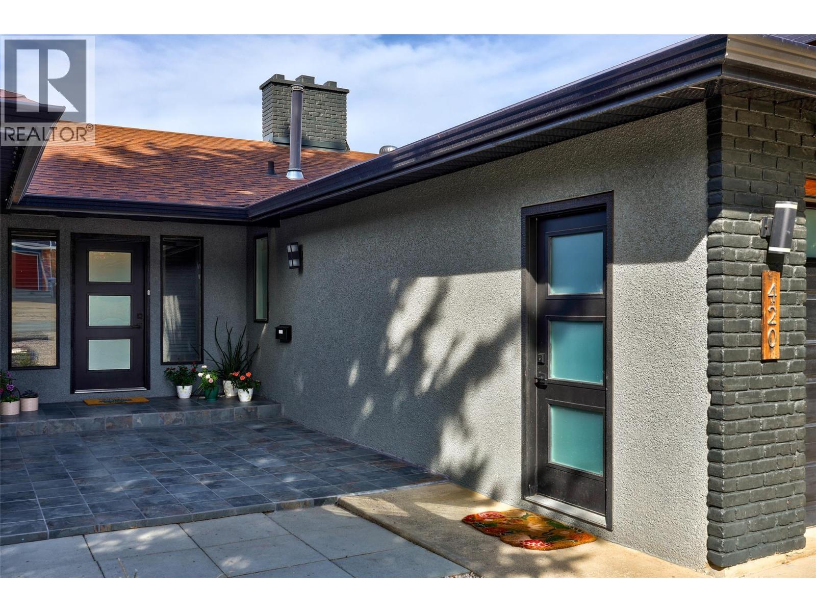420 Gleneagles Drive - 2