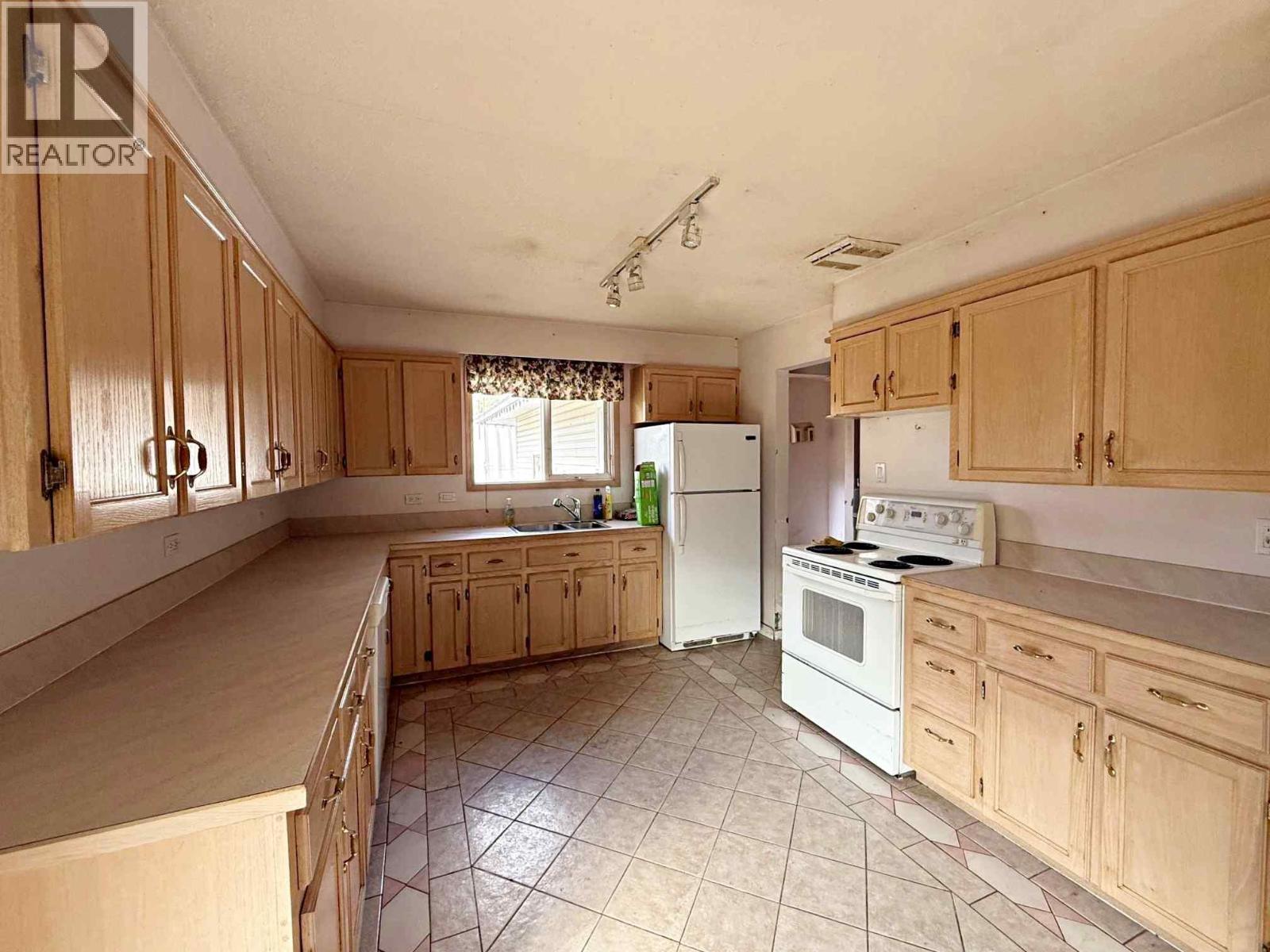 733 Fortune Road - 4