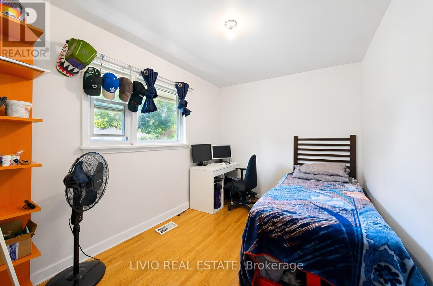 40 BARFORD ROAD - 32
