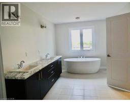 Kitchen - 204 Bethune Avenue, Welland, ON L3B0H6 Photo 12