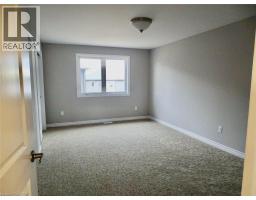 Living room - 204 Bethune Avenue, Welland, ON L3B0H6 Photo 14