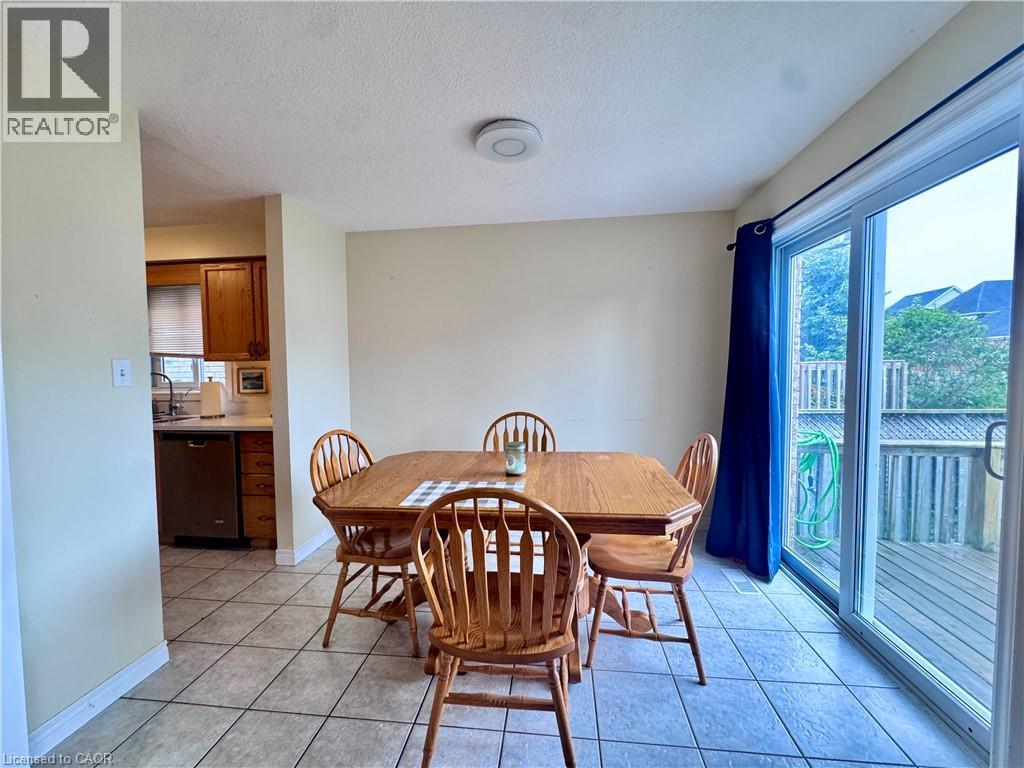 679 KARLSFELD Road, Waterloo — photo 7