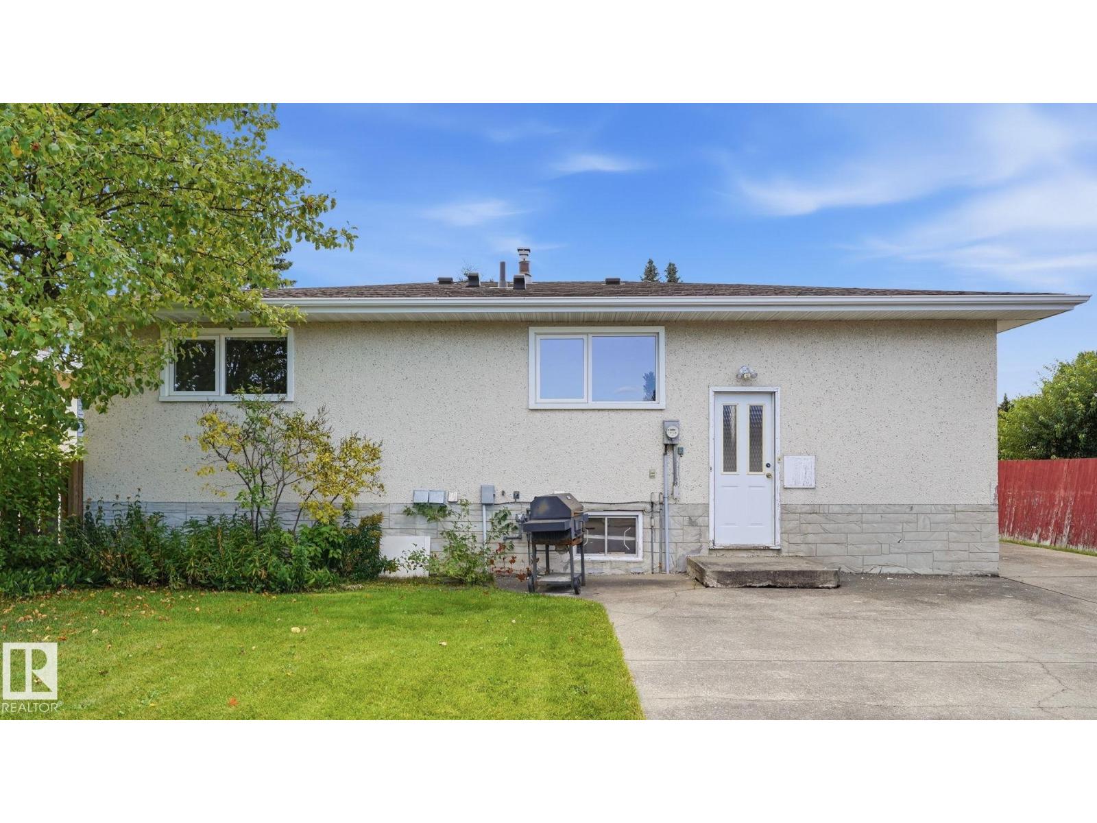 10440 36 AV NW - 23