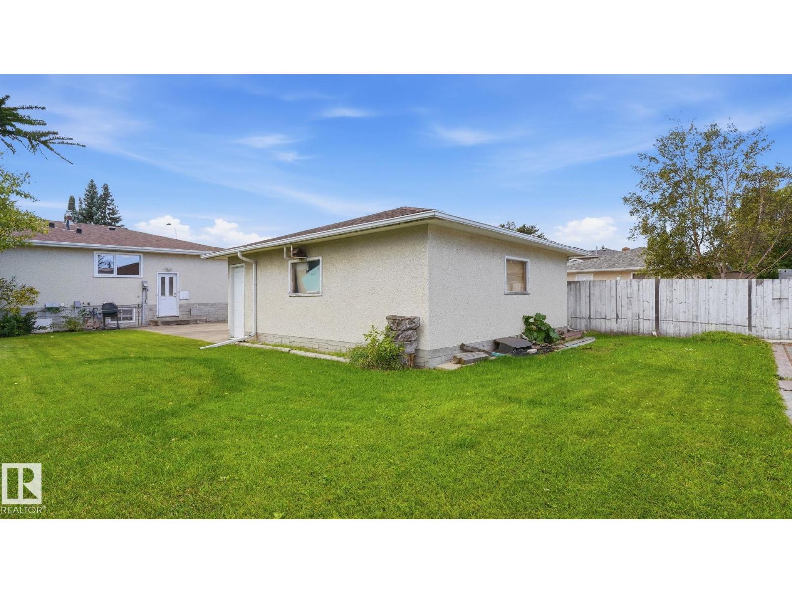 10440 36 AV NW - 24