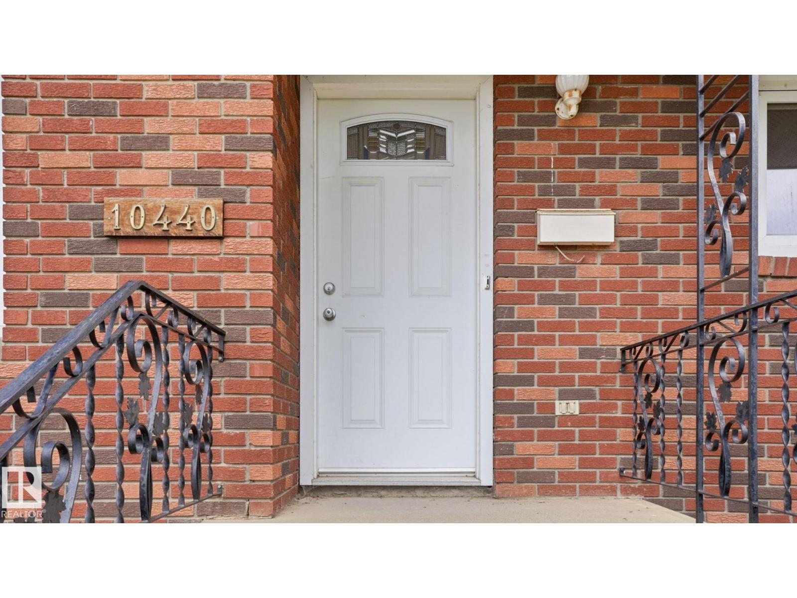 10440 36 AV NW - 4