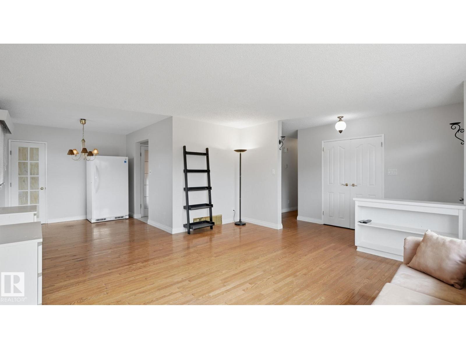 10440 36 AV NW - 7