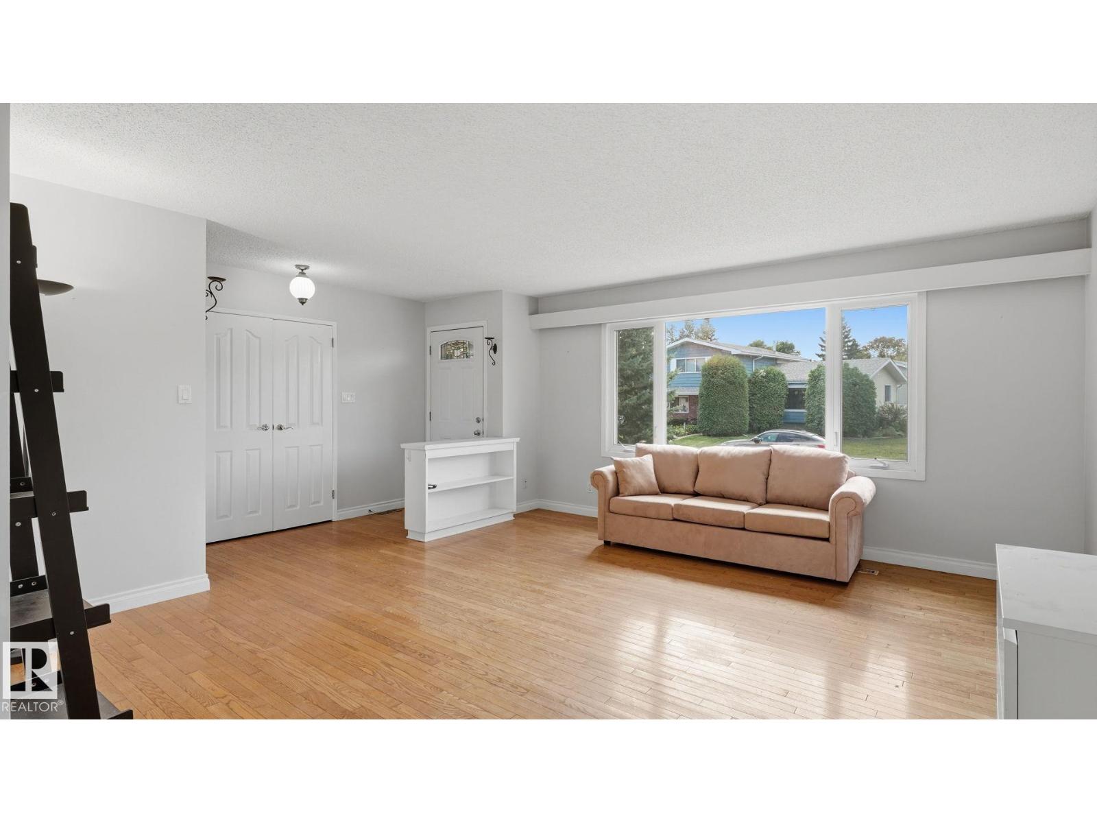 10440 36 AV NW - 8