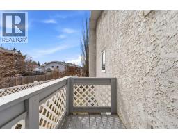Sunroom - 5401 Shannon Drive, Olds, AB T4H1C2 Photo 6