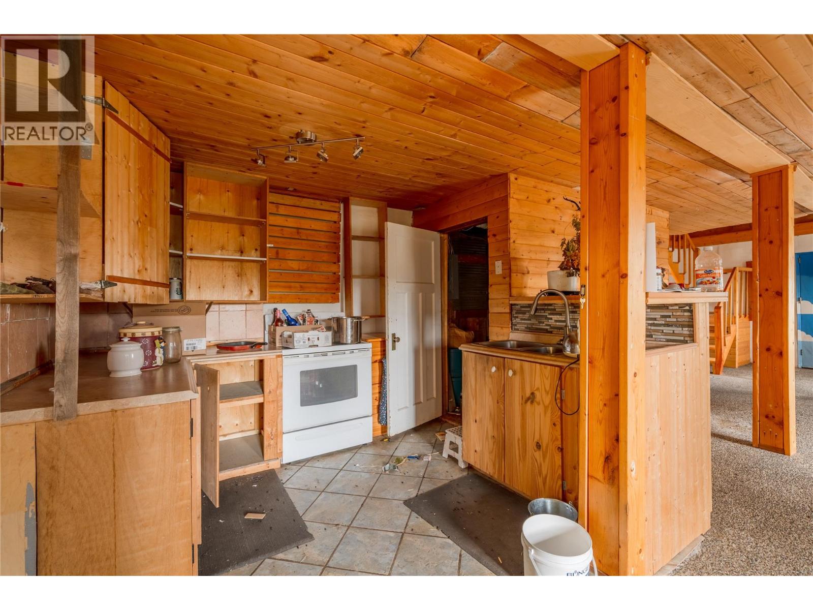 1400 Chasm Road - Image 4