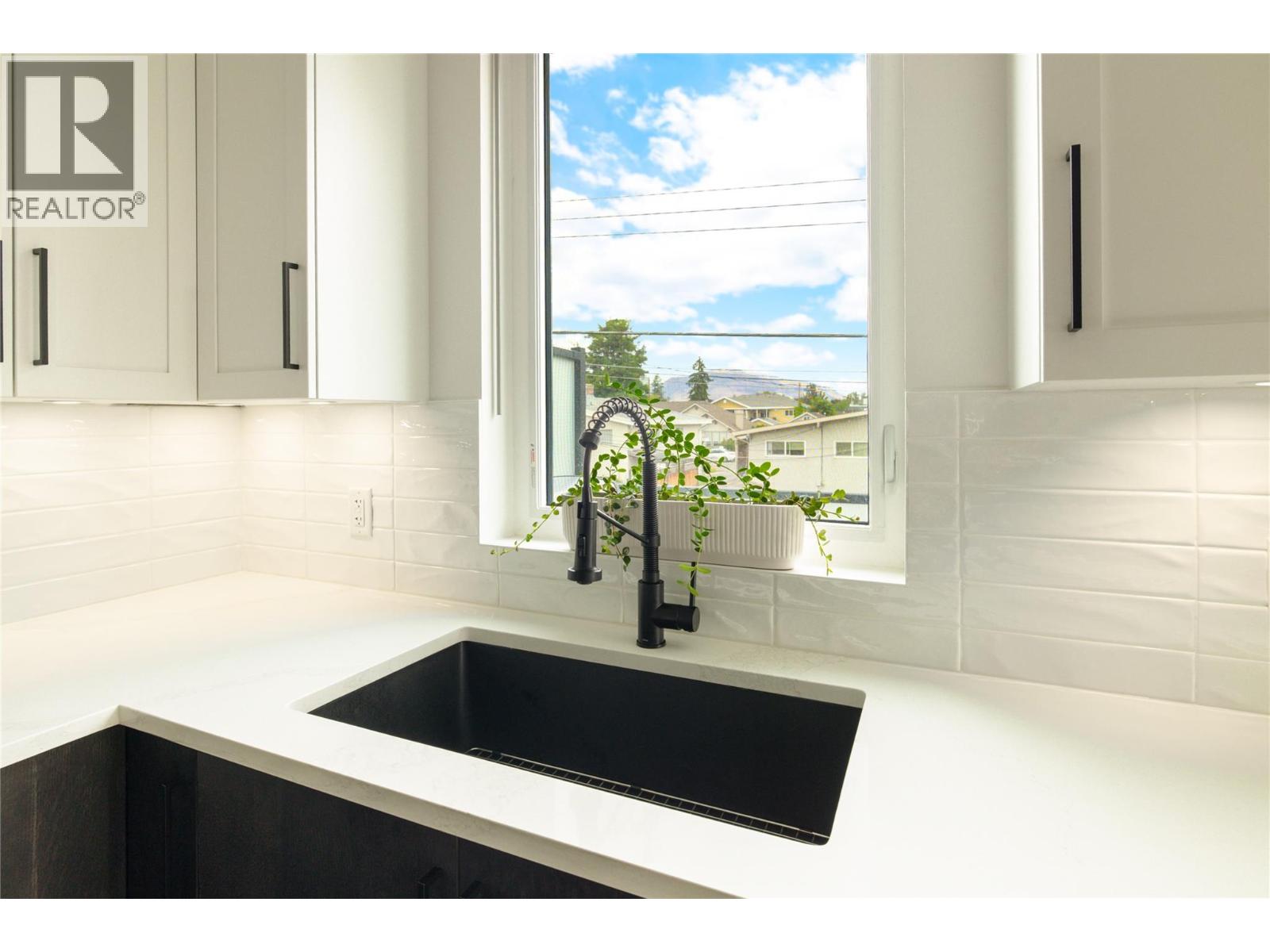 798 WARDLAW Avenue - 8