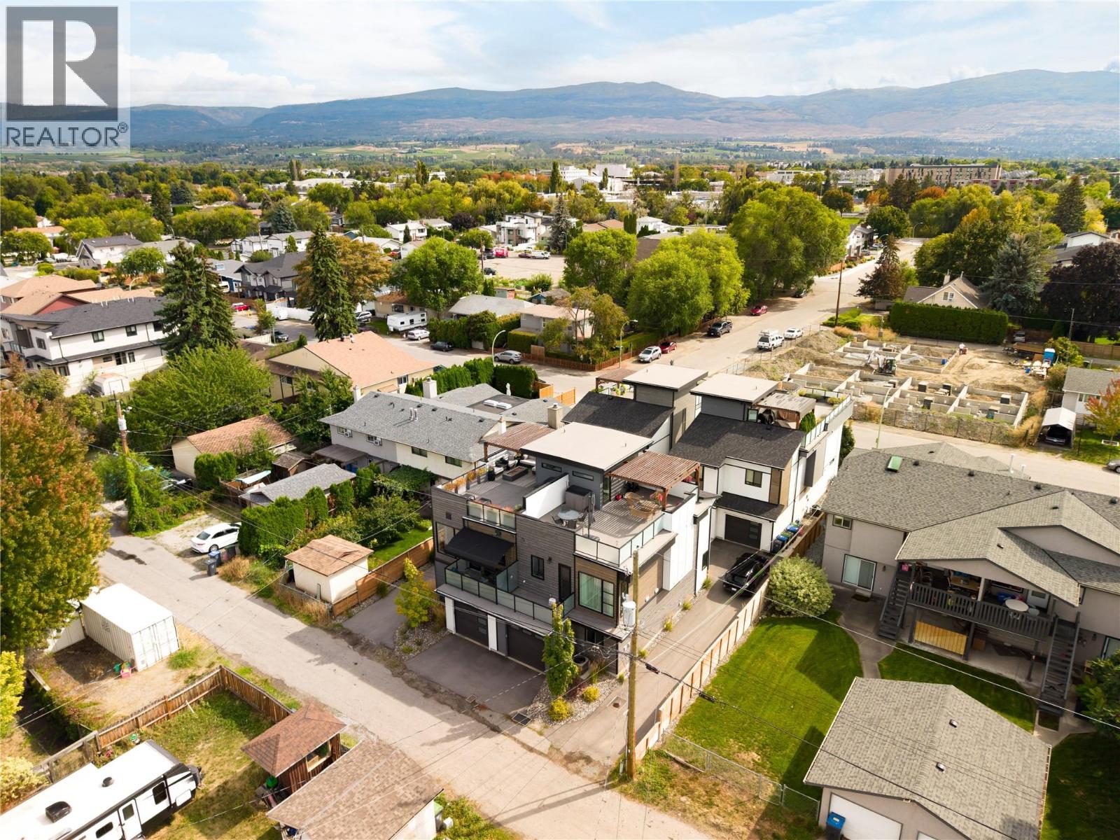 798 WARDLAW Avenue - 51