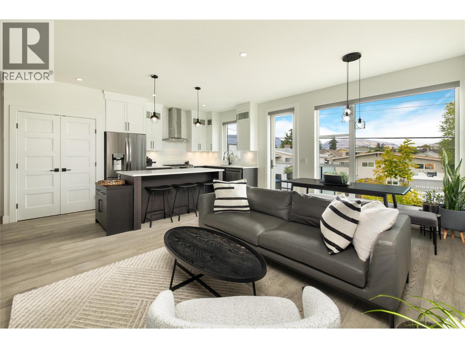 798 WARDLAW Avenue - 2