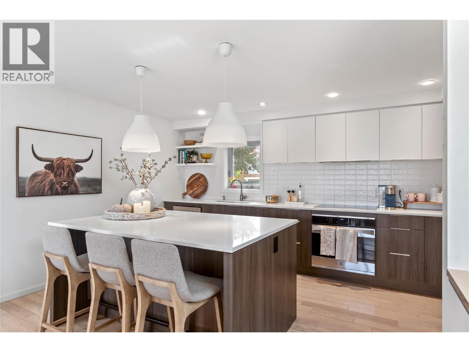 1389 Dominion Crescent - Image 3