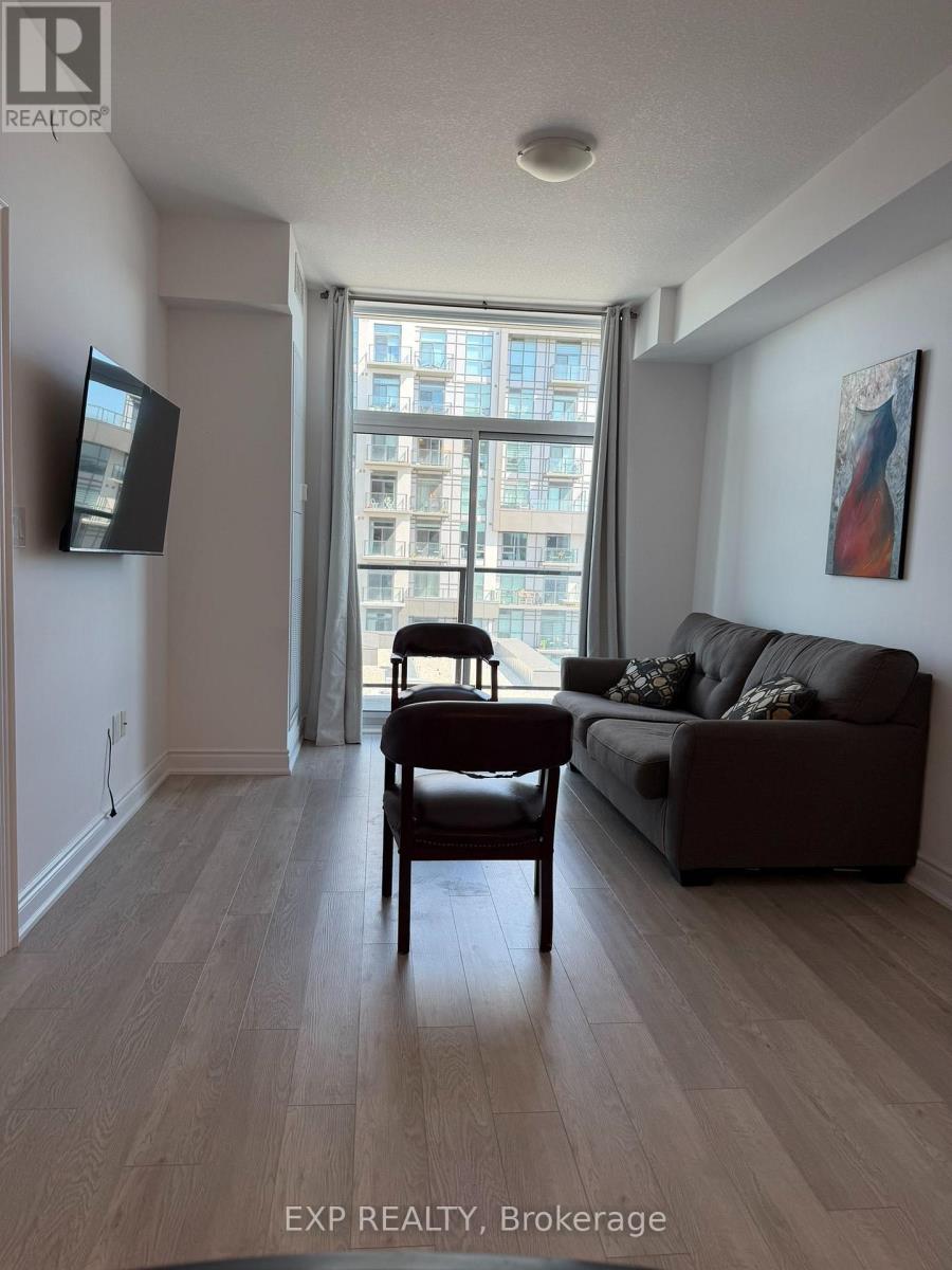#806 450 DUNDAS STREET E - 3