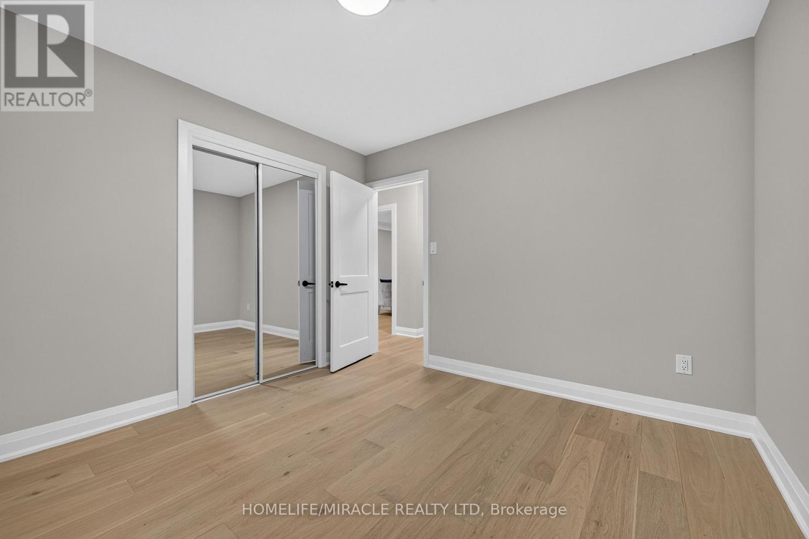 216 WELLINGTON STREET - Image 24