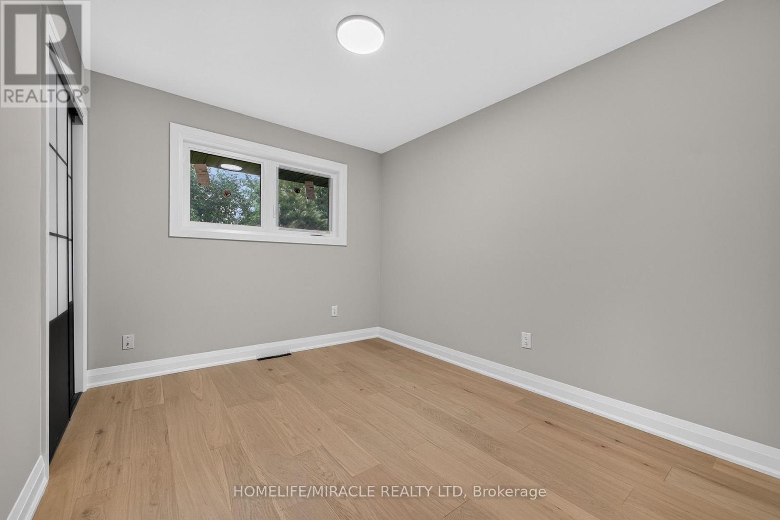 216 WELLINGTON STREET - 20