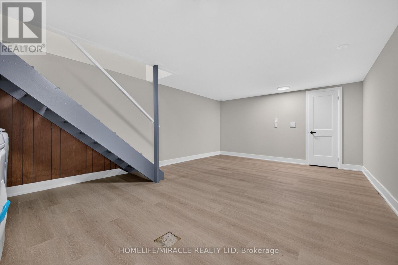 216 WELLINGTON STREET - Image 34