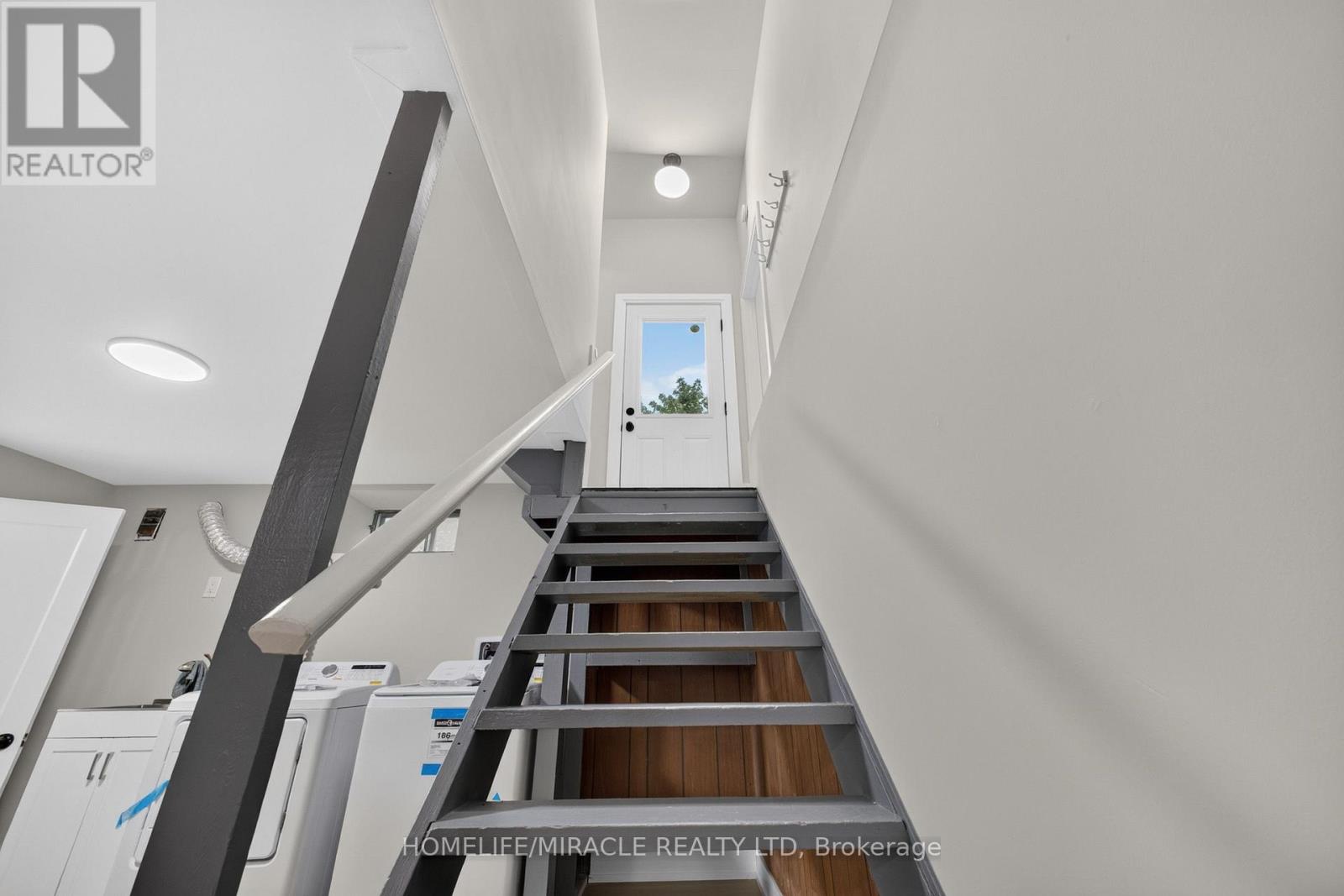 216 WELLINGTON STREET - Image 31