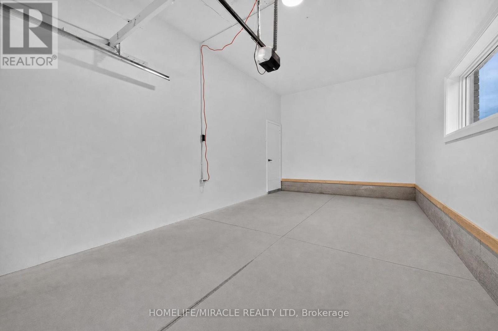216 WELLINGTON STREET - 42