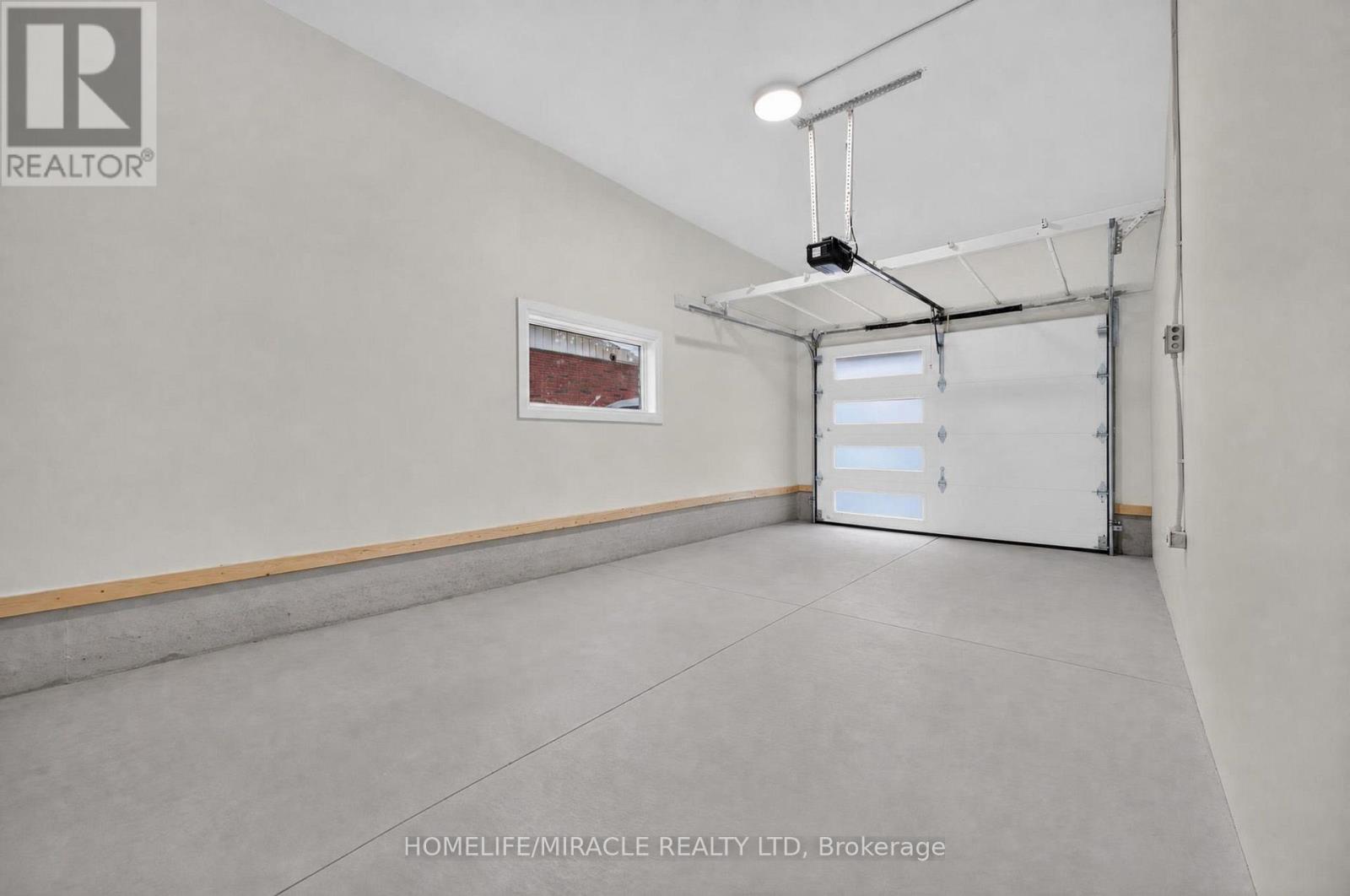 216 WELLINGTON STREET - Image 41