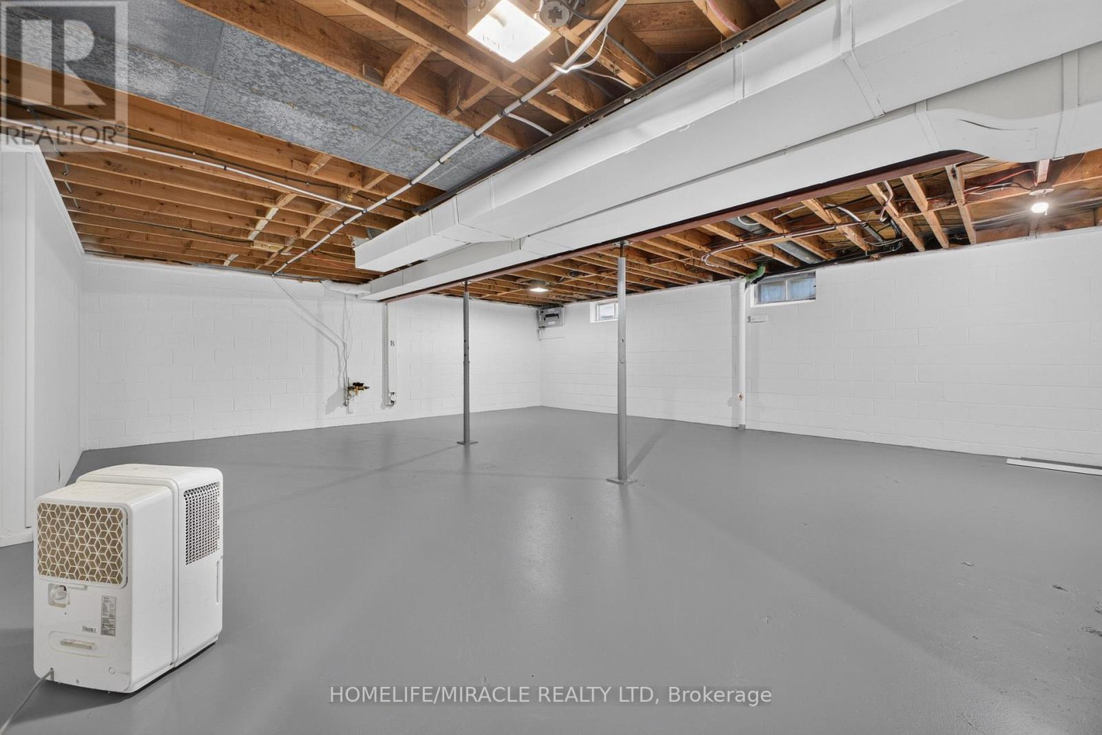 216 WELLINGTON STREET - Image 39