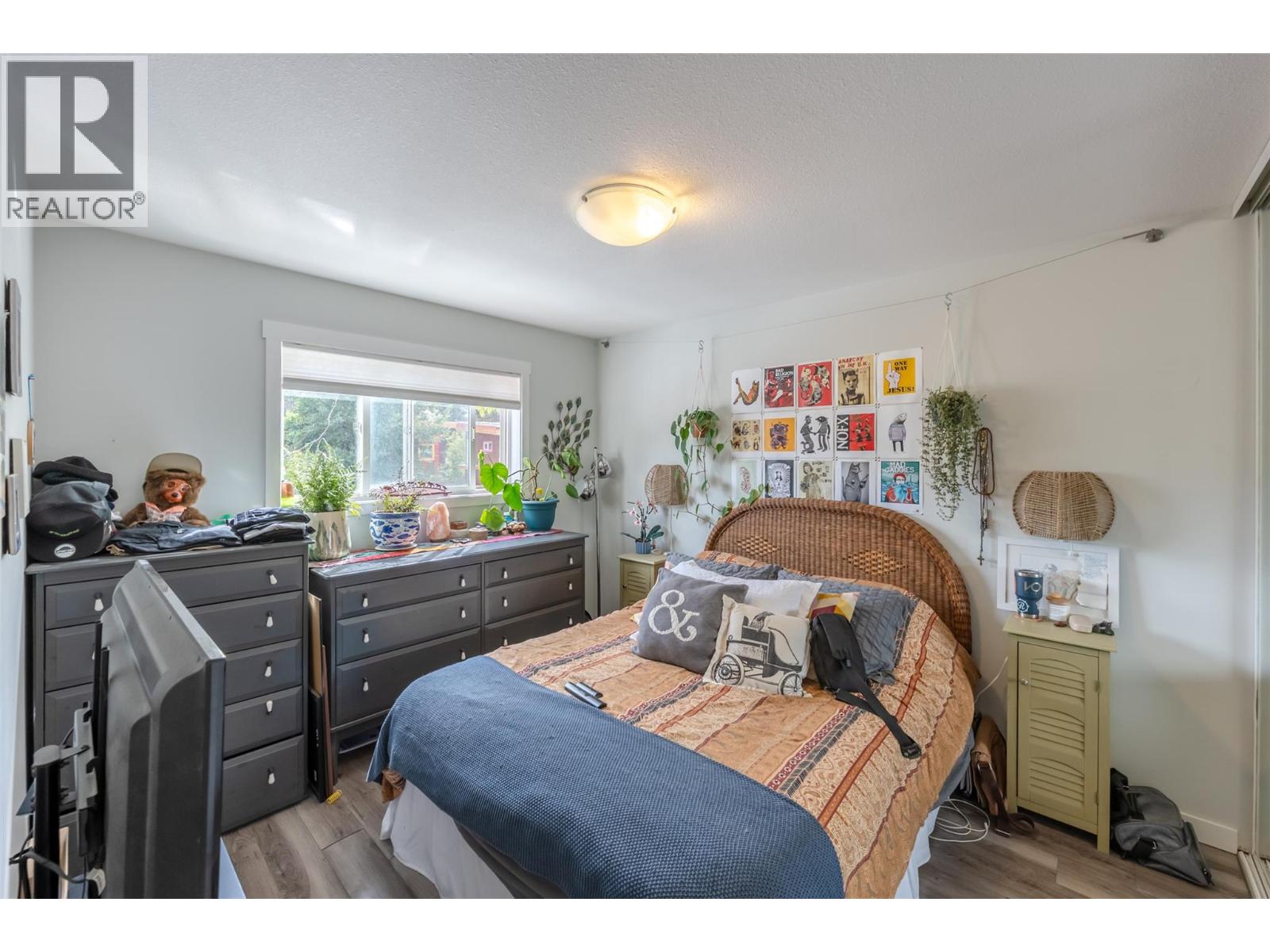 #201 542 Wade Avenue W - 18