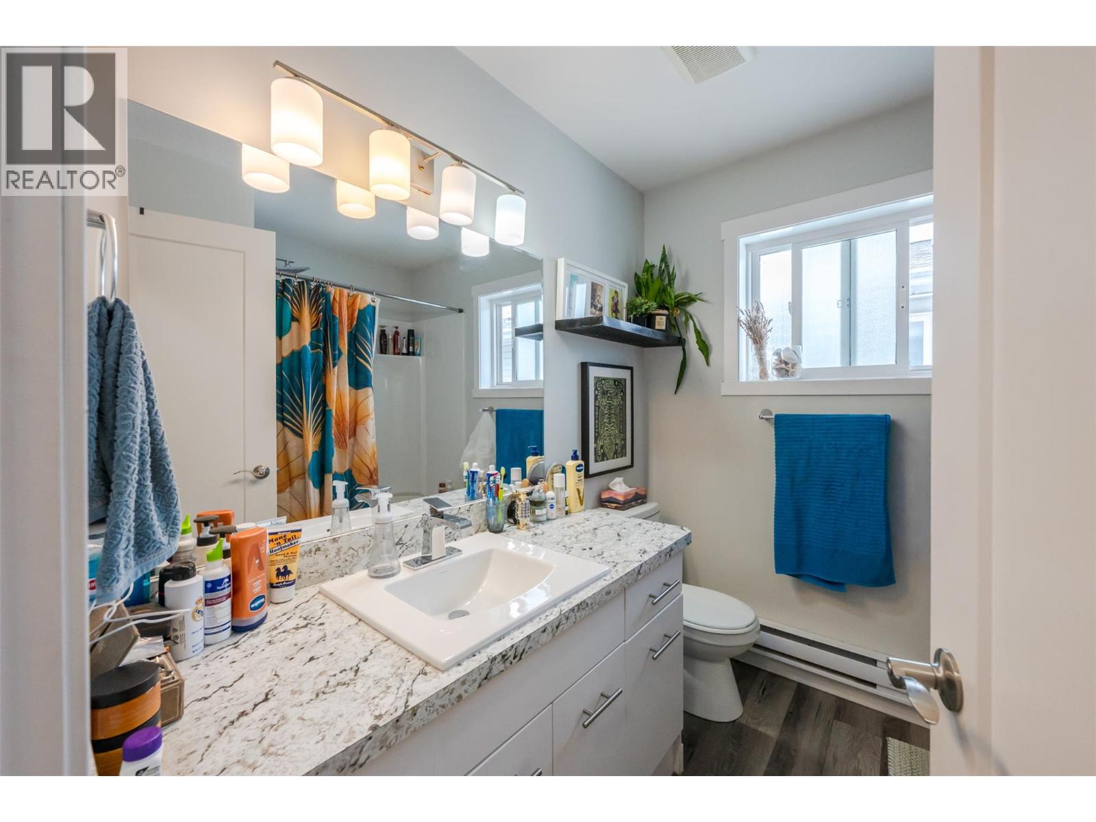 #201 542 Wade Avenue W - 24
