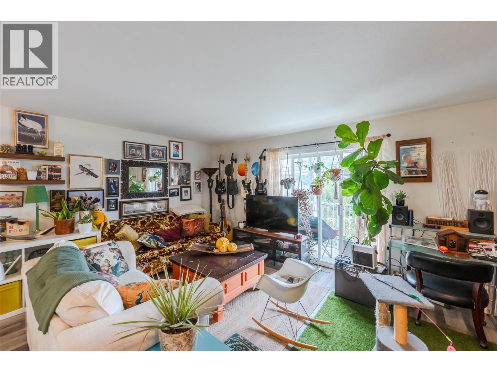 #201 542 Wade Avenue W - 4