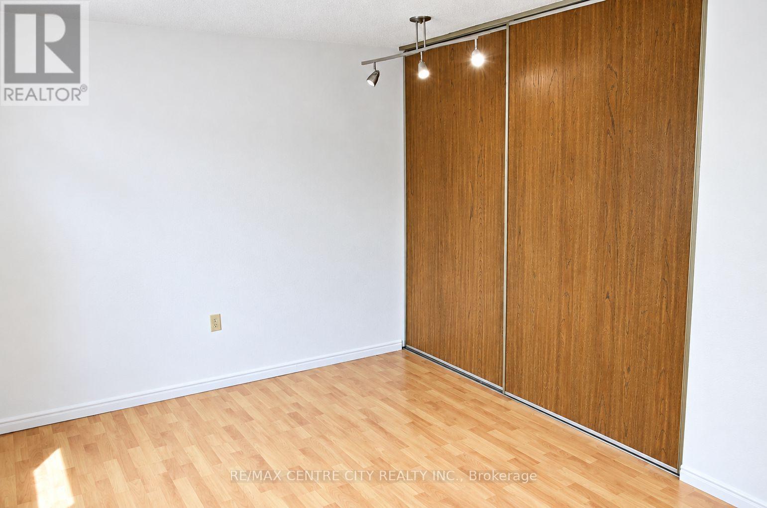 315 - 45 POND MILLS ROAD, London South (South J) — photo 4