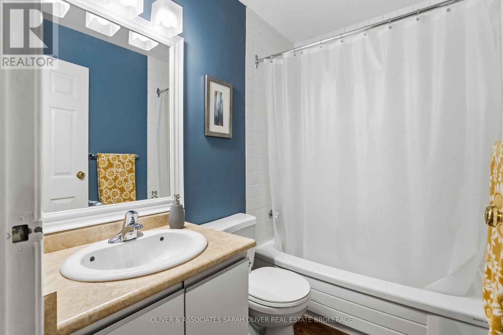 #101 285 QUEENS AVENUE - 14