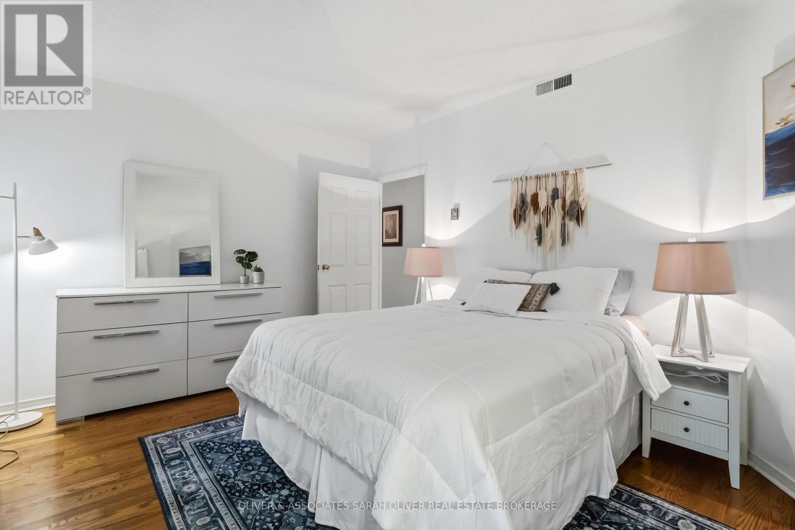 #101 285 QUEENS AVENUE - Image 19