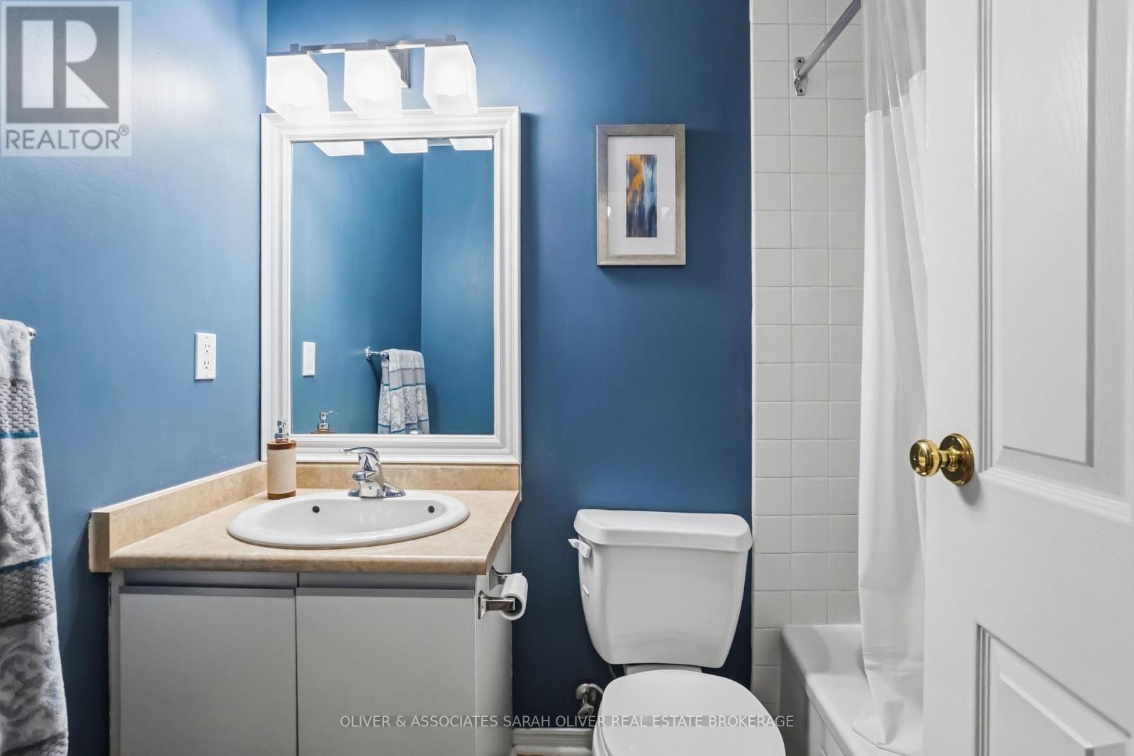 #101 285 QUEENS AVENUE - 24