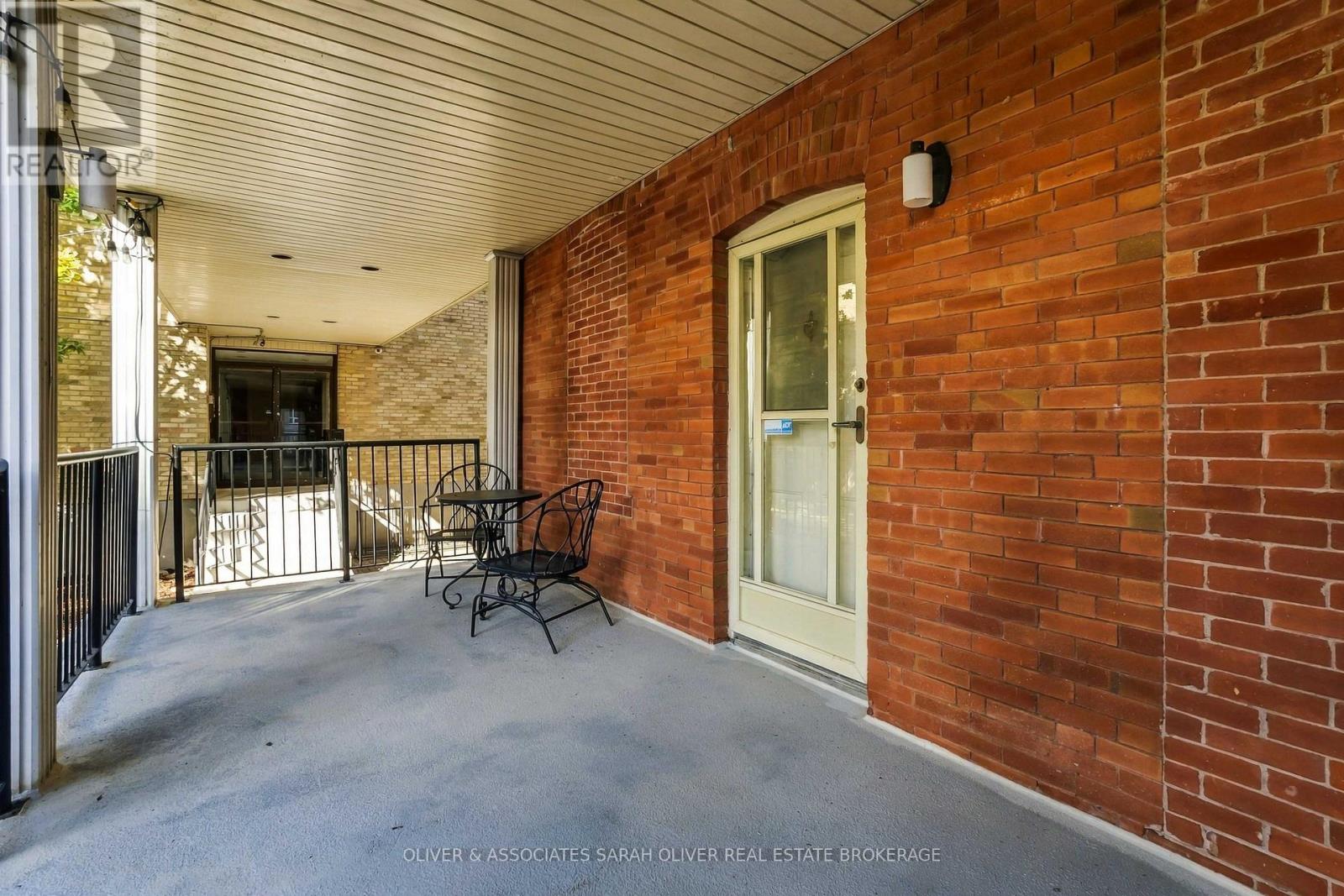 #101 285 QUEENS AVENUE - 25
