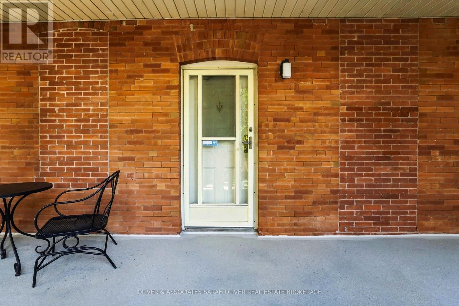 #101 285 QUEENS AVENUE - 28