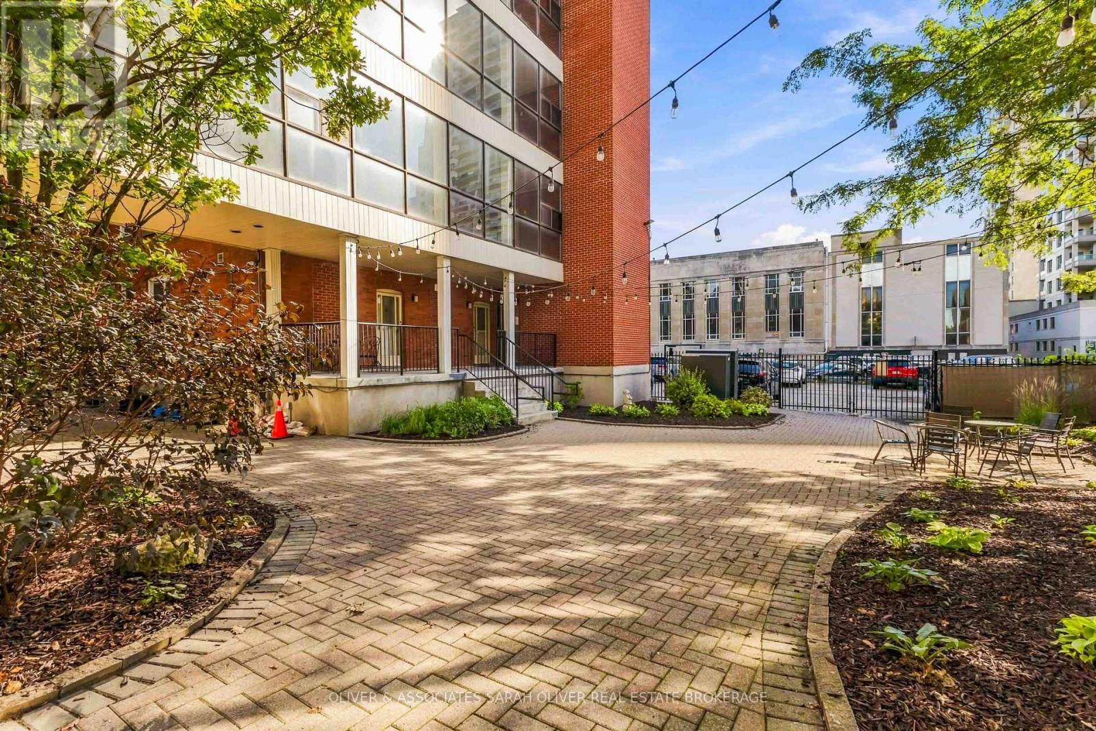 #101 285 QUEENS AVENUE - Image 30