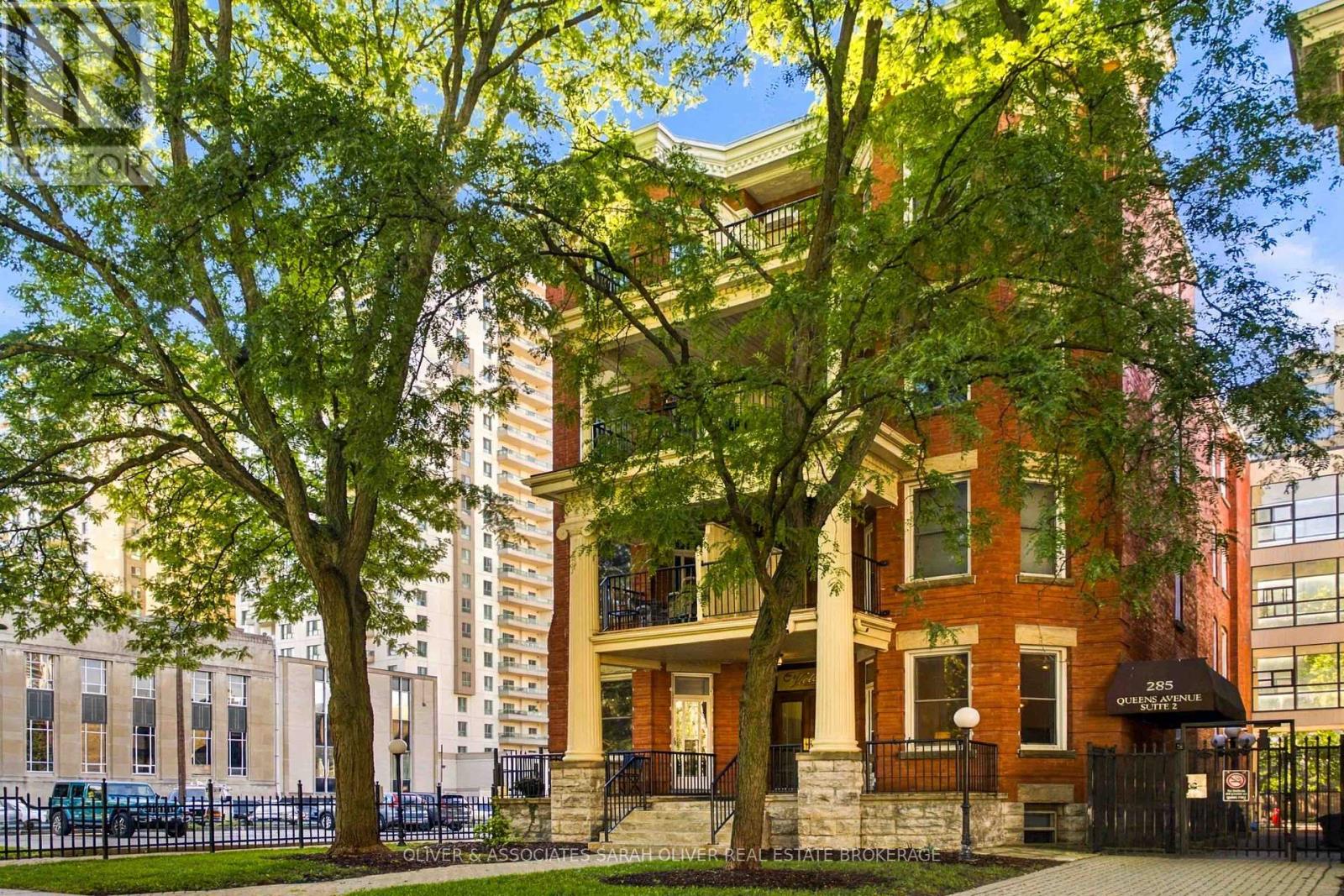 #101 285 QUEENS AVENUE - Image 40