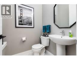 Laundry room - 208 Osborne Green Sw, Airdrie, AB T4B5E4 Photo 11