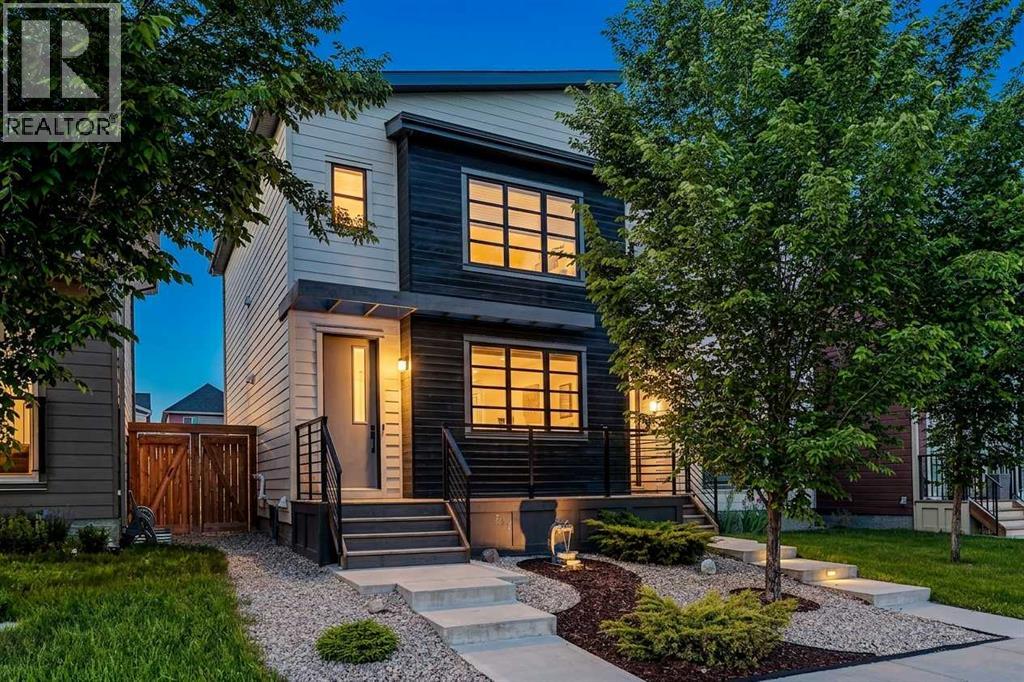 851 Walgrove Boulevard SE - 1