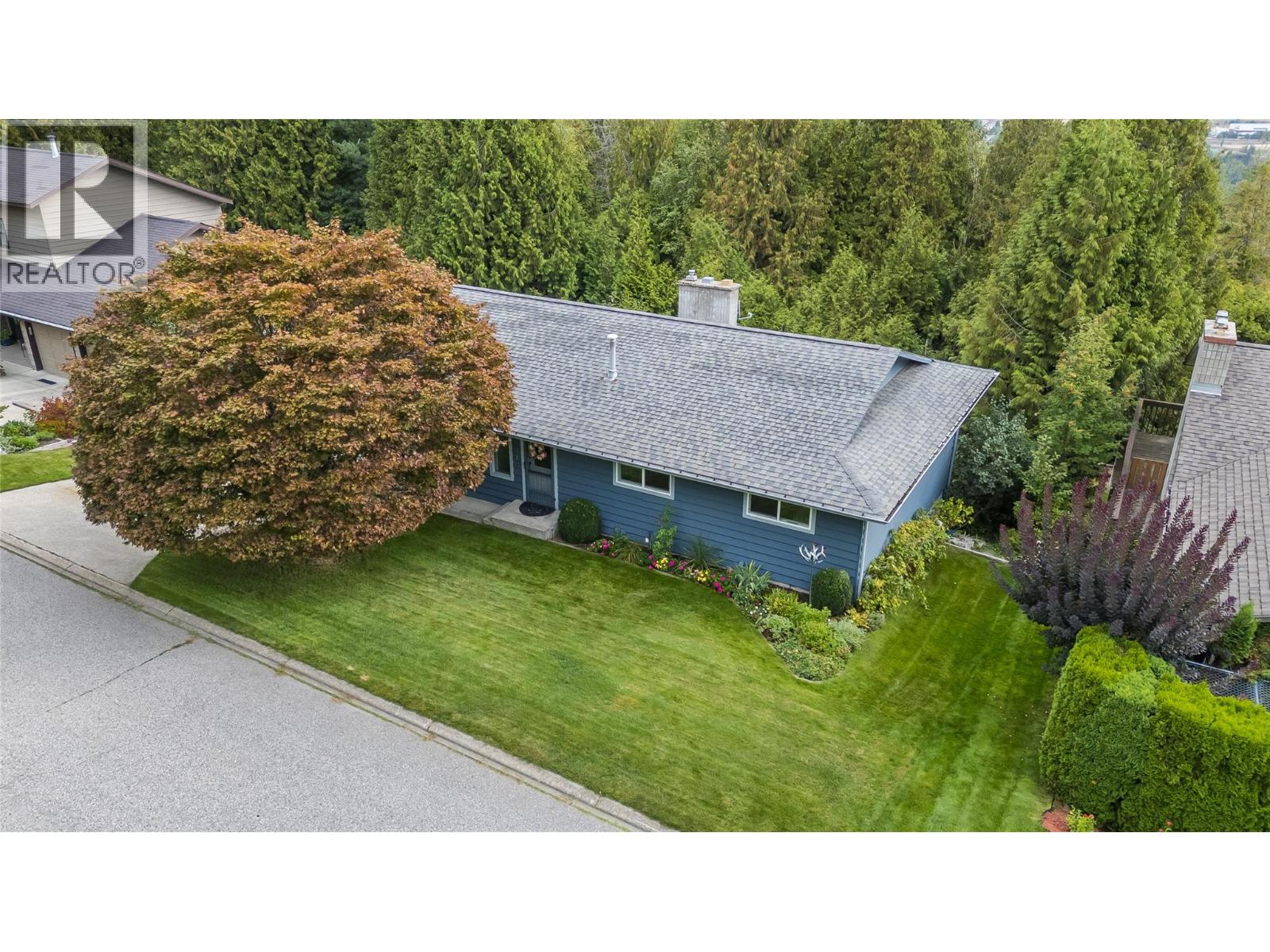 1329 Grosvenor Place - 2
