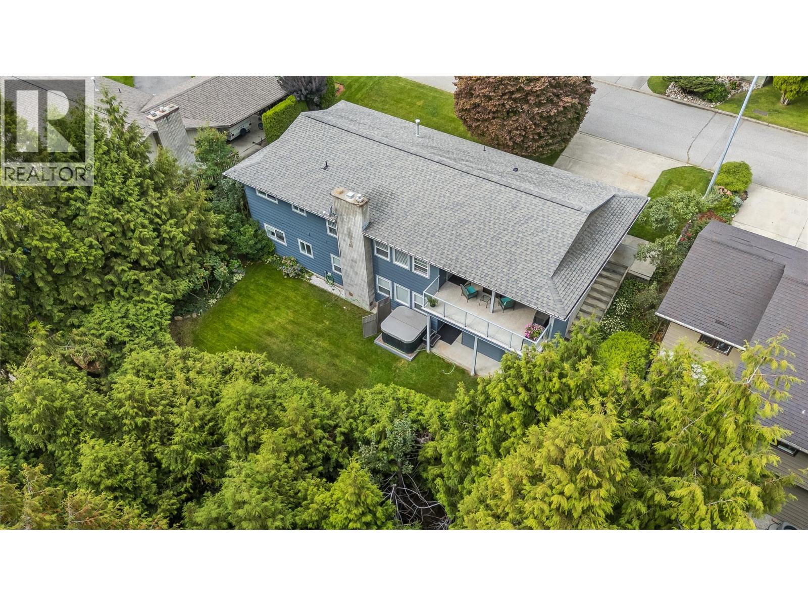 1329 Grosvenor Place - 4