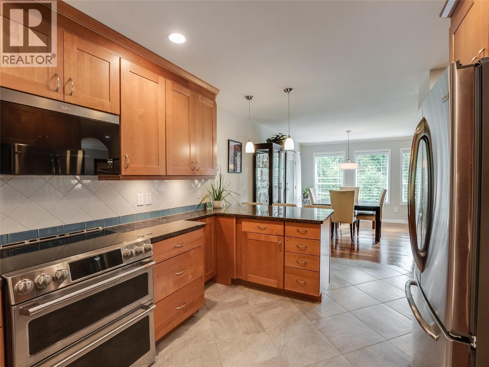 1329 Grosvenor Place - 17