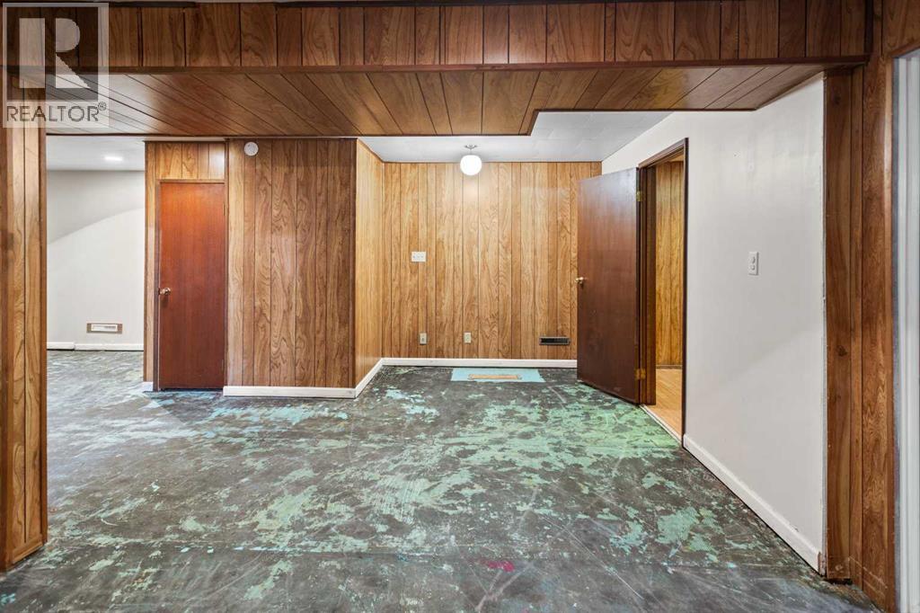 5605 47A Avenue - 21