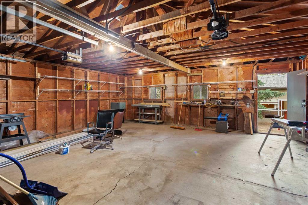 5605 47A Avenue - 29